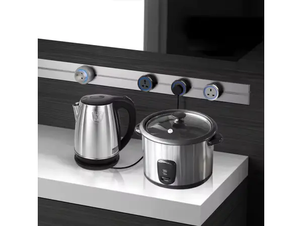 voltline povrchova zasuvkova lista 80cm cerna pro 4-7 zasuvkovych modulu